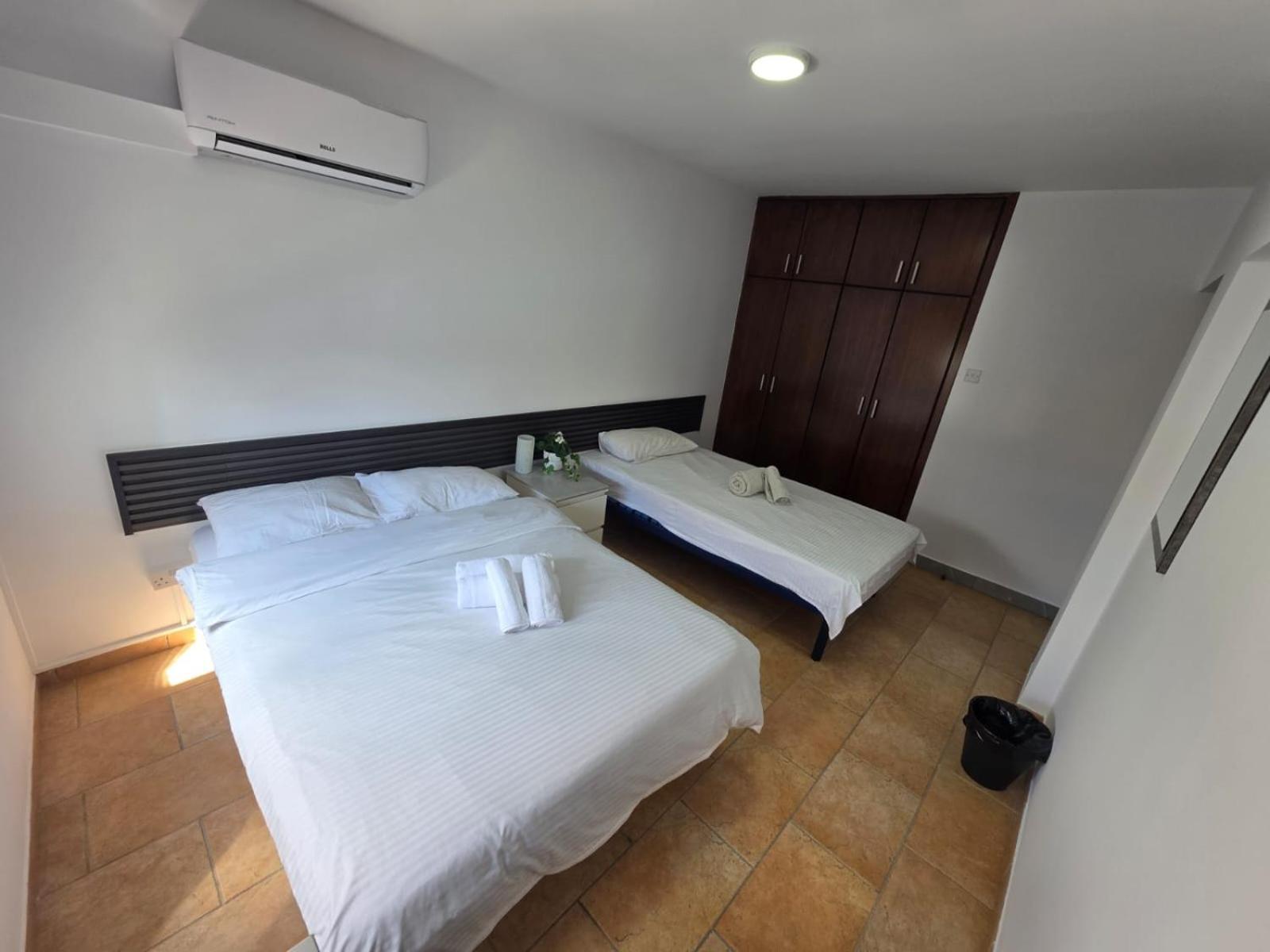 Town Centre Suites Ларнака Экстерьер фото